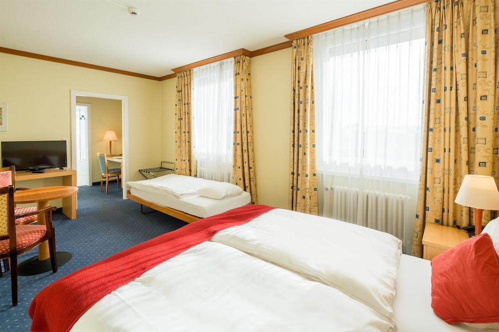 Hotel Rallye & Entrees Aux Bains De La Gruyere Булле Экстерьер фото