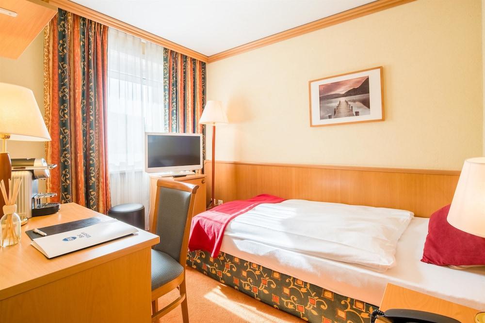 Hotel Rallye & Entrees Aux Bains De La Gruyere Булле Экстерьер фото